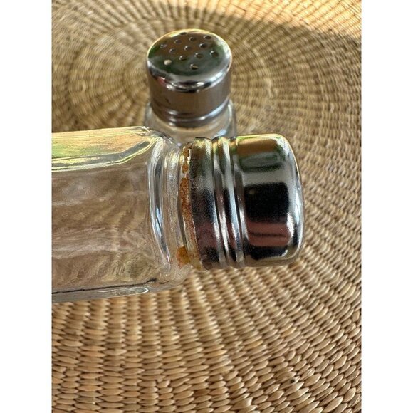Pair of Glass Salt & Pepper Shakers - Picture 6 of 7